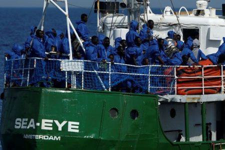 Keluarga PMI Manado di Libya Minta Bantuan Presiden Prabowo: Kakak Saya Sakit dan Tidak Bisa Pulang 20170417antarafoto Rescued Migrants Offshore Libya 160417