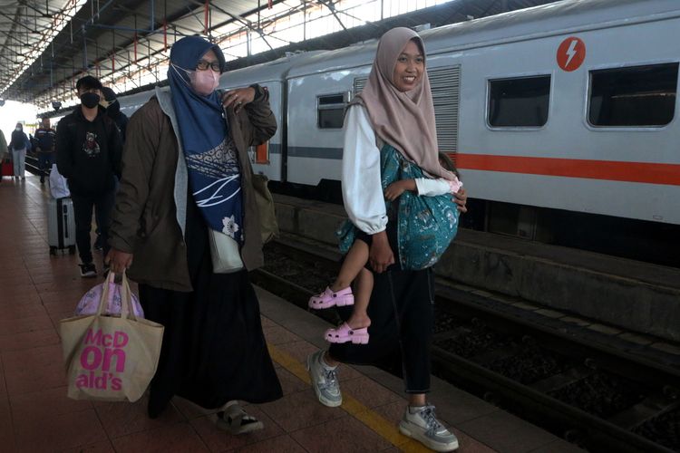 Rute Jakarta–Kutoarjo Selalu Penuh: Pilih Kereta, Jadwal, Kelas, dan Harga Terbaru Aa1ihlzh