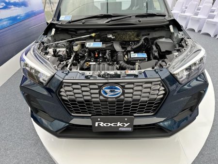 Daihatsu Rocky vs Toyota Veloz: Mana Lebih Hemat? Aa1mtvil
