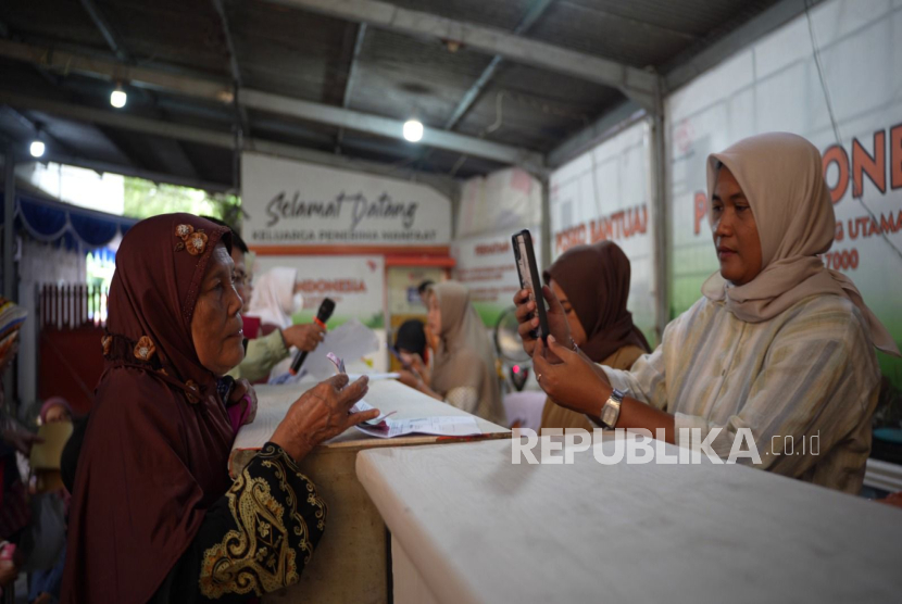 Waspadai! Informasi BLT Rp 12 Juta via Media Sosial Hoaks Aa1rv6pm