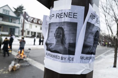 Berita Dunia Seminggu: Pembunuhan Renee Nicole Good | Demo Besar Iran Aa1tqbmb