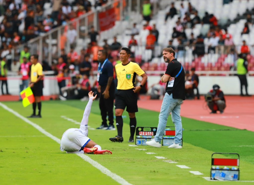 Mauricio Souza Buka Suara soal Isu Jaja ke Persija! Puji Keras Gelandang Dewa United Banten FC Aa1tvw4z