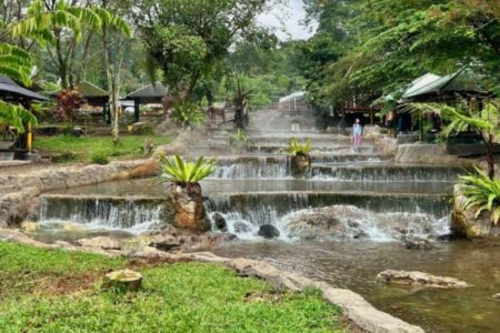 10 destinasi liburan sempurna saat musim hujan Aa1uhayo