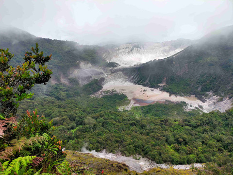 Ke Puncak Upas Hill: Jalur Pendakian Romantis dari Sukawana Aa1uqjtd