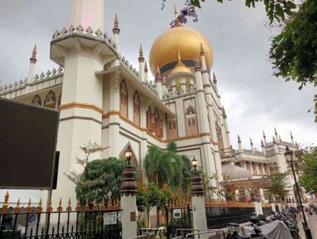 Mengunjungi Sultan Mosque dan Malabar Mosque, Petualangan Sehari di Singapura Aa1urybu