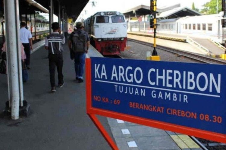 9 Kereta Ekonomi Jakarta–Cirebon yang Selalu Ramai Penumpang Aa1us027