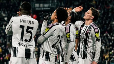 Juventus Kalahkan Napoli 3-0, Dekati Milan di Klasemen Liga Italia Aa1uwzia