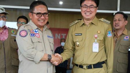 Strategi Wali Kota Andrei Angouw Jaga Nasib Sopir Mikro jadi Feeder Trans Manado Andrei Angouw Terima Bantuan Korban Banjir Dari Walikota Gorontalo