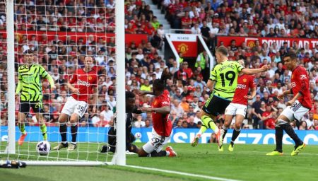 Skor 1-1: Arsenal vs Manchester United, Babak Pertama Liga Inggris, Live SCTV 45 Menit Kedua Hasil Babak Pertama Manchester United Vs Arsenal Leandro Trossard Bawa The Gunners Unggul 1 0 Qgttdo9ym1