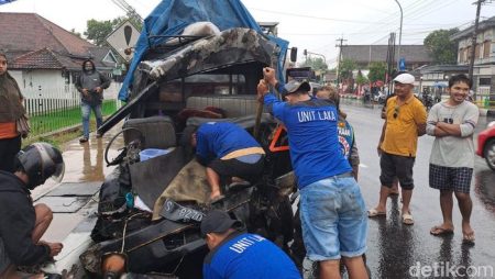 Kondisi Kendaraan Kecelakaan Di Jombang 169