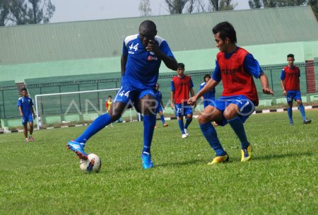 Layvin Kurzawa dan Dion Marx Jadi Pemain Baru Persib Pemain Baru Persib 5h9x Dom