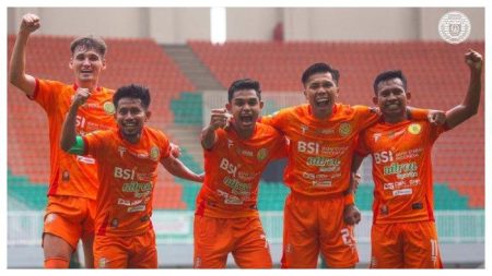 Pemain Persiraja Banda Aceh Merayakan Gol Pada Liga 2 2024 2025