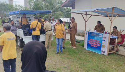 Pemkot Ambon Bagi Ikan Gratis Untuk Warga E1680075175495