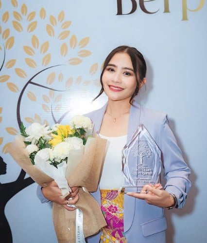 Prilly Latuconsina 11zon