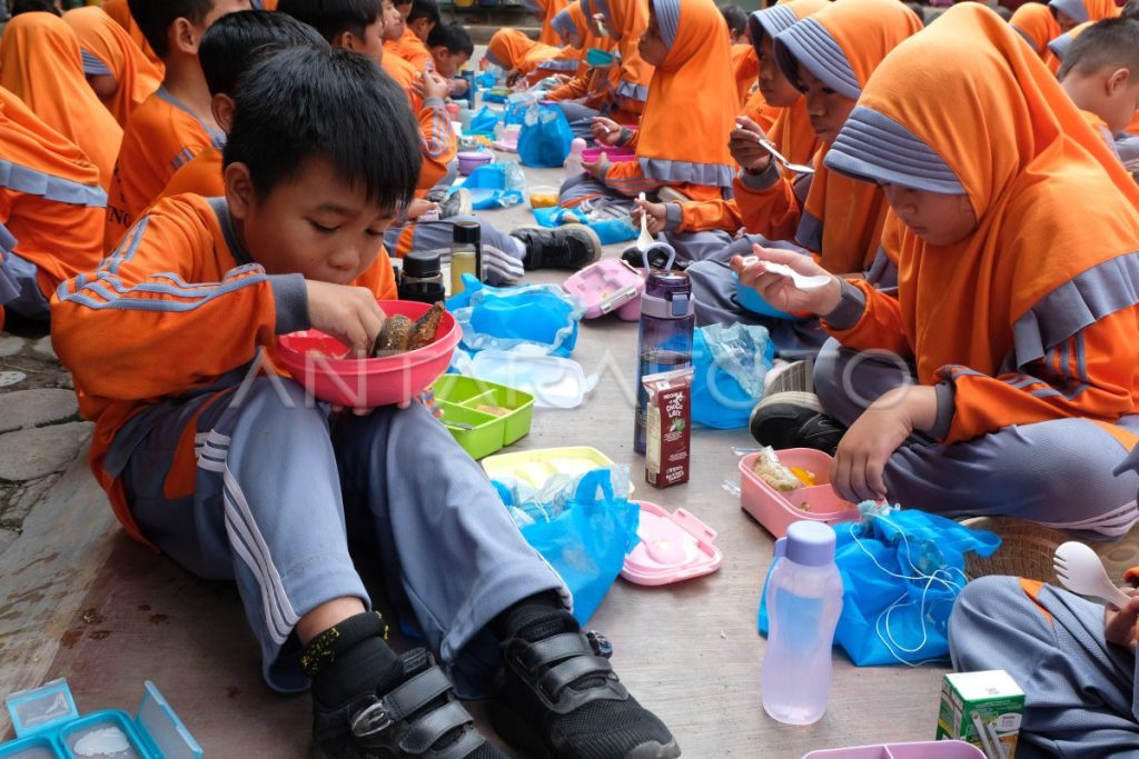 Program Gerakan Makan Sehat Bergizi 1f399 Dom