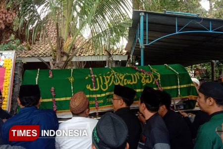 Din Syamsuddin: Indonesia Kehilangan Ulama Cendekiawan Prof. KH Amal Fathullah Zarkasyi Rumah Duka Kh Imam Aziz Di Dusun Turen Sleman