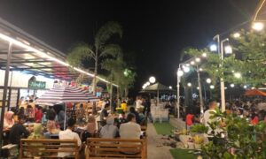 Mengapa Mahasiswa Gorontalo Kini Lebih Sering Nongkrong di Street Coffee Tempat Nongkrong Di Gorontalo 300x180 1