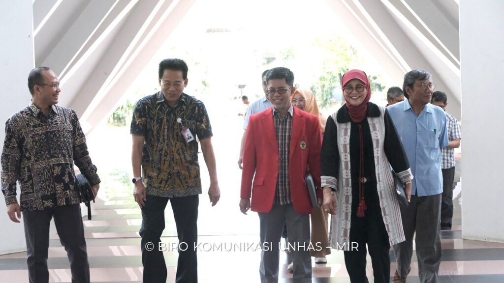 Haji Sukhri, Mantan Ketua KOMPAK dan IKA Unhas yang DPO Korupsi Polrestabes Makassar Whatsapp Image 2023 02 24 At 18.31.03 1024x576 1