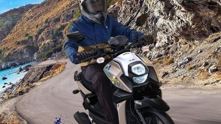 Yamaha MX King 2026: Warna Baru, Tampilan Lebih Agresif 202311081140 Main.cropped 1699418449