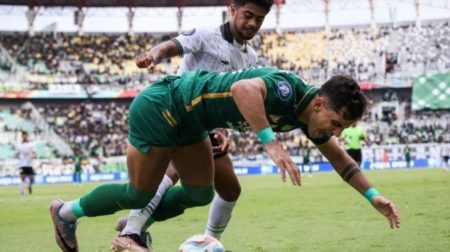 Bonek Desak Tavares Mainkan Bruno Paraiba! Persebaya Hadapi Krisis Lawan Persijap Jepara