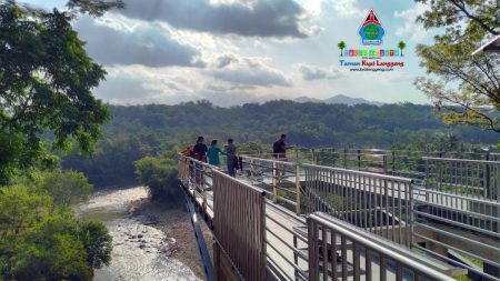 Harga Tiket Masuk Taman Kyai Langgeng Saat Imlek 2026