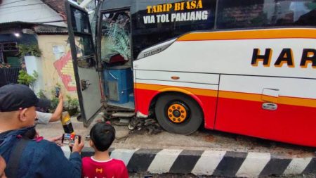Berita Viral Populer Hari Ini: Sopir Bus Mabuk Dipecat dan Sound Horeg Kediri Ditegur