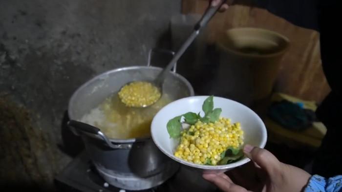Milu Siram: Kuliner Khas Gorontalo dengan Kuah Binte Biluhuta di Rumah Makan Tondano