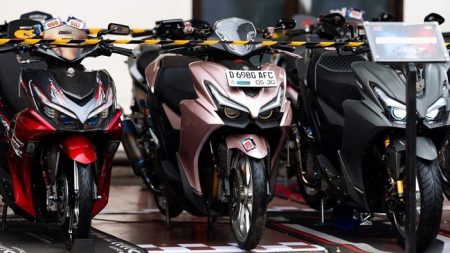 AEROX Gathering Penuhi Jalanan Bandung dan Surabaya