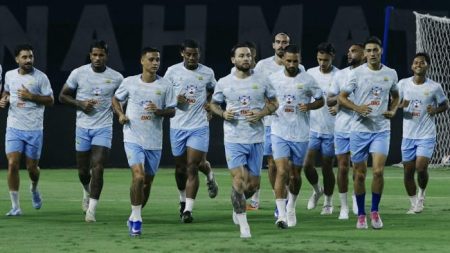Tanpa Marc Klok, Bojan Hodak andalkan kedalaman skuat Persib hadapi Persita di GBLA