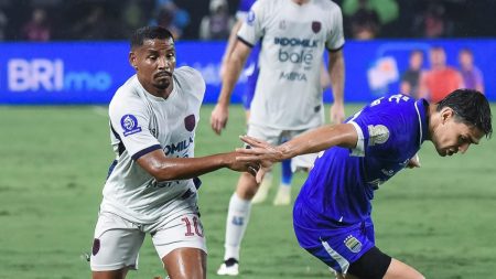 Persita Tangerang Kalah dari Persib: LA Viola Beri Respons Mencengangkan, Bobotoh Serbu