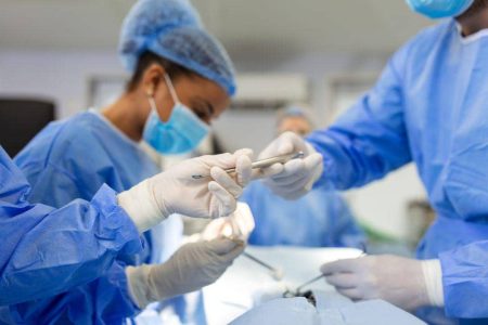 7 Pengobatan Kanker Kulit yang Wajib Diketahui Ibu