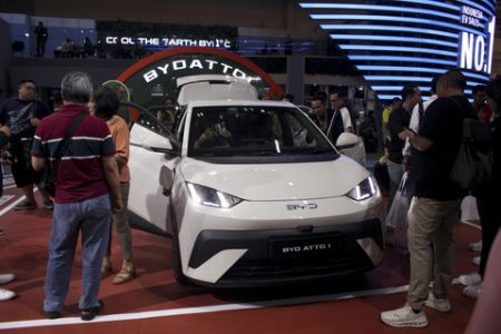 BYD Menggemparkan Pasar Kendaraan Listrik Nasional Aa1jcwql