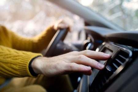 Kekurangan bahan soft touch di dashboard mobil, mudah rusak? Aa1ozt7b
