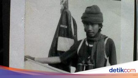 Presiden Jokowi Saat Naik Gunung Semasa Kuliah Di Ugm 169