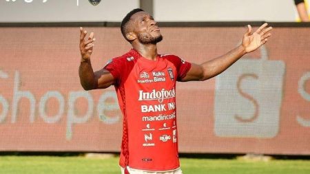 Skor Akhir Bali United vs Persebaya Surabaya: Bajul Ijo Menang 3-1 di Kandang Lawan Privat Mbarga Membawa Bali United Ungguli Persebaya Surabaya 1 0 Di Babak Pertama