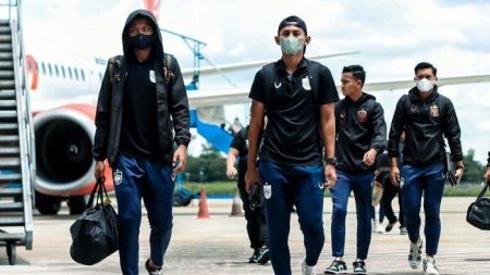 Daftar Nama Baru di Tim Barito Putera, PSIS Semarang, Persipura, dan PSS Jelang Putaran 3 Rombongan Pemain Psis Semarang Saat Away