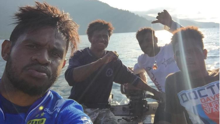 Gelagat Mencengangkan Mantan Persib: Kirim Kode ke Persebaya, Bobotoh Ikhlaskan?