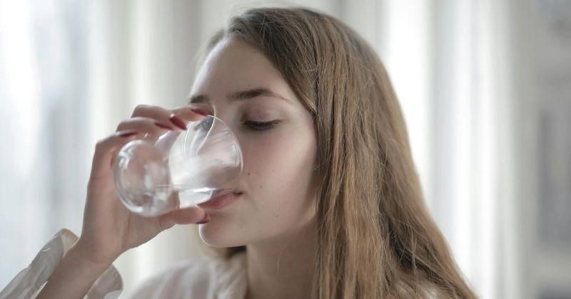 Selamat Tinggal Kelelahan! 10 Tips Tetap Segar Tanpa Kafein