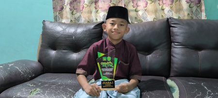 Bocah 11 Tahun Hafal 12 Juz Al-Qur’an Jadi Imam Tarawih