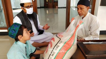 UAS Bongkar Rahasia Nabi Muhammad Bayar Zakat Fitrah dengan 4 Barang Ini, Tidak Termasuk Beras