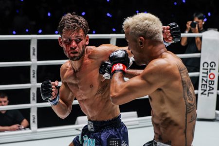 George Jarvis Kalahkan Sinsamut Klinmee di Laga Final ONE Fight Night 41
