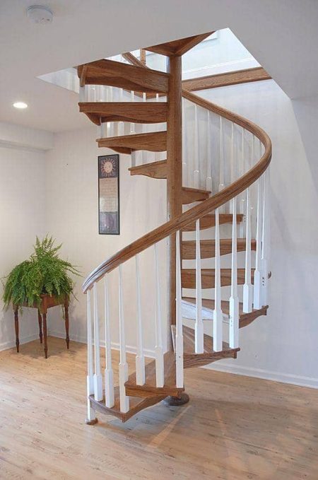 9 Inspirasi Desain Tangga untuk Rumah Kecil dan Minimalis