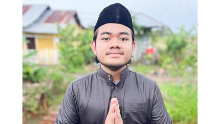 Pemuda 21 Tahun Ajarkan Mengaji Anak-anak di Jalan Belitung Banjarmasin dengan Adab