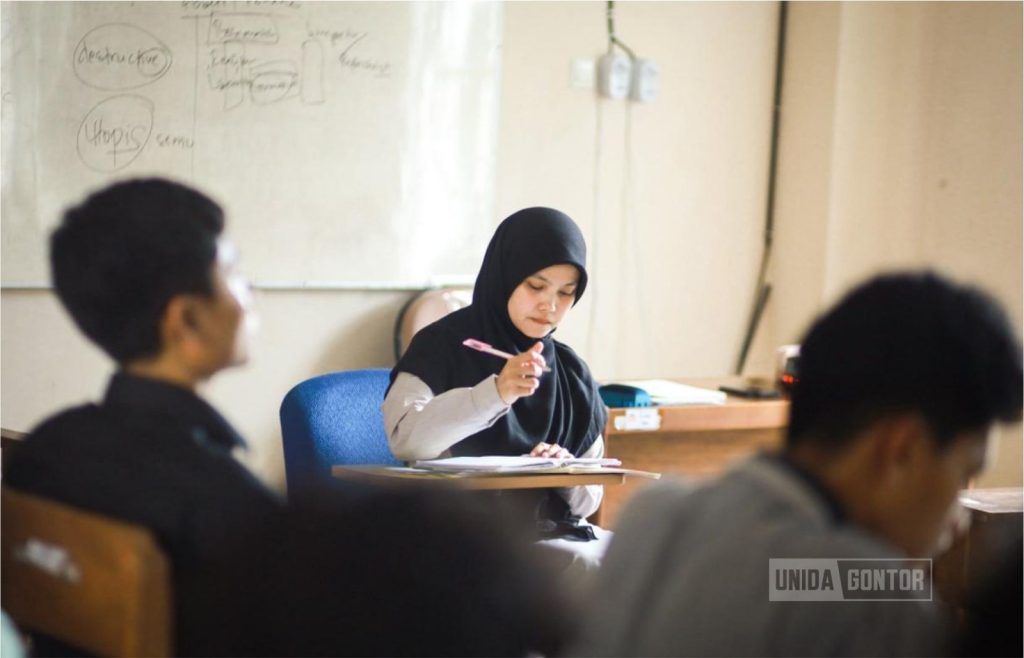 Kolaborasi KKN Internasional UNIDA Gontor dan MAWAR Penang Tingkatkan Pemahaman Bahasa dan Al Quran Siswa