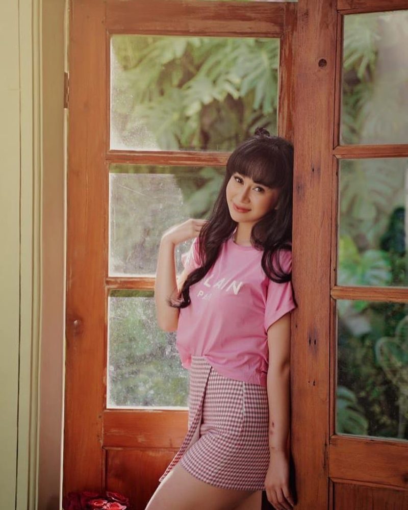 Profil Denise Chariesta dan Fakta Mengejutkan tentang Parenting Orang Kaya