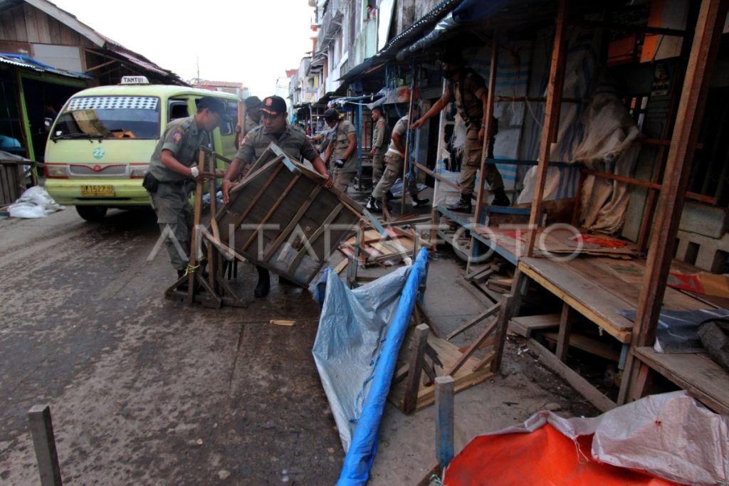 PKL di Jalan Laras Liris Lamongan Diharapkan Bongkar Lapak, Minggu Sore Harus Bersih