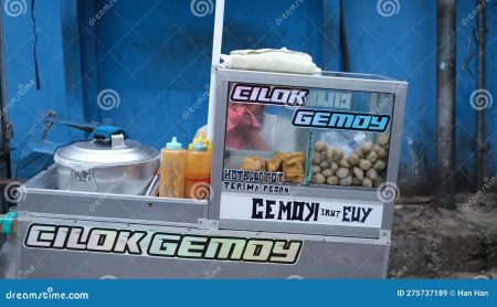 Penjual Cilok Jalan Kaki Akui Ongkos Kurang, KDM Terkejut Hobi Asep: Sulit Dibuat Sendiri