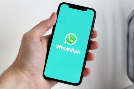 WhatsApp terlambat menerima pesan? Ini penyebab dan cara mengatasinya
