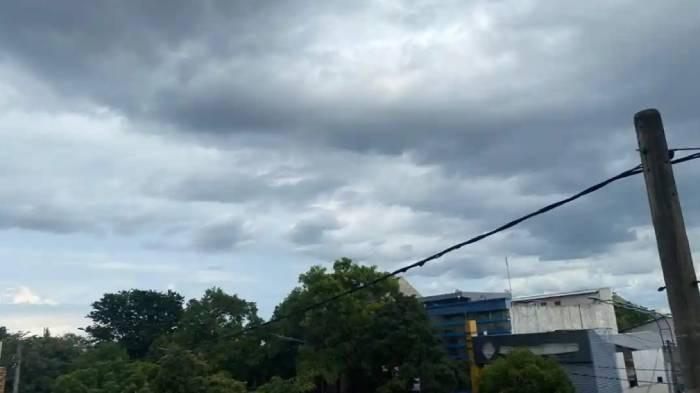 Cuaca Surabaya Jumat 3 April 2026: Hujan Pagi, Berawan Siang, Suhu 31 Derajat