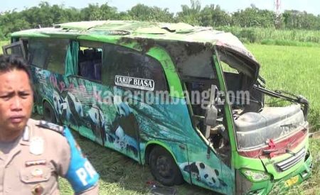 Korban Bus Restu yang Terguling di Jombang-Mojokerto, Satu Tewas dan Belasan Luka-Luka